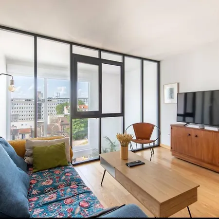アパート Beautiful Duplex With Large Terrace サン・トゥアン