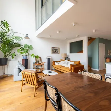 Beautiful Duplex With Large Terrace * サン・トゥアン