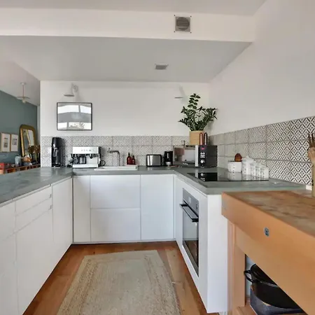Beautiful Duplex With Large Terrace アパート
